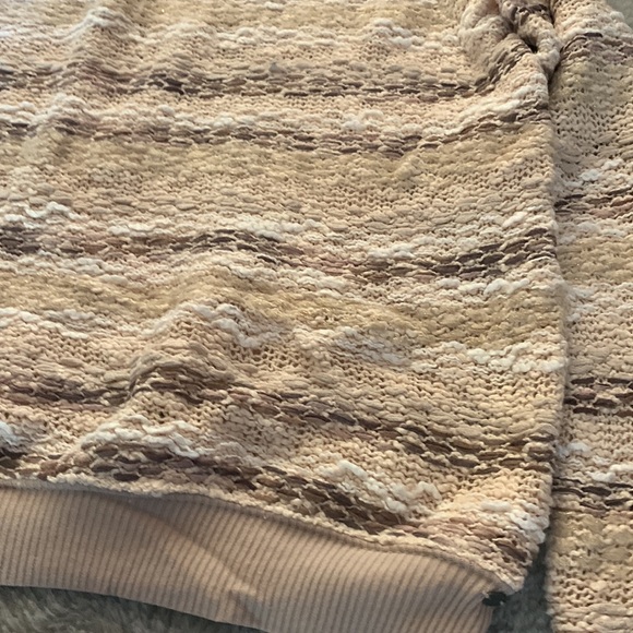 AMERICAN EAGLE STRIPE SWEATER MEDIUM NWT - Picture 3 of 3